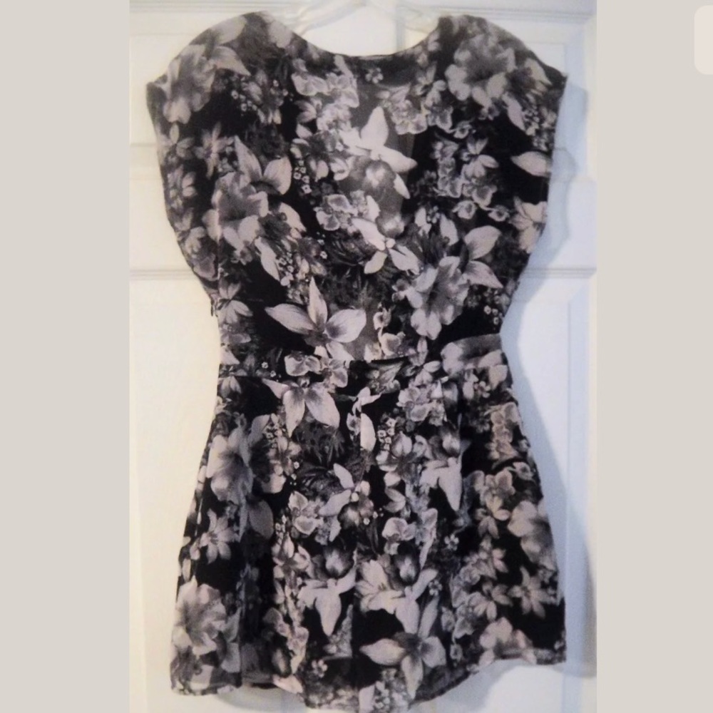 ASTR Floral Romper Black Boho Bohemian Small